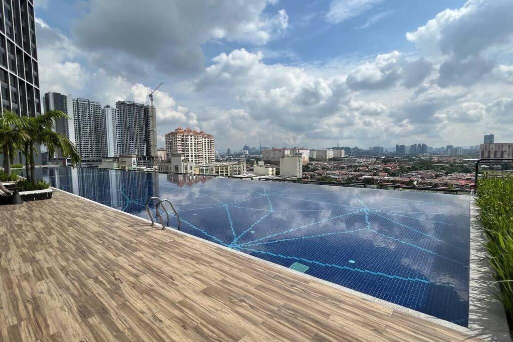 Mt Stay @ Aera Residence Петалинг Джая Екстериор снимка